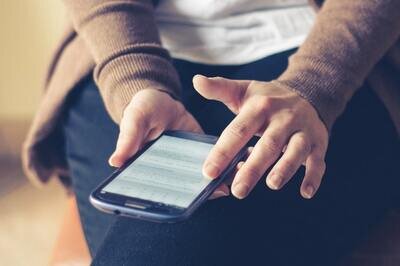 SugarCRM Hint - woman with phone